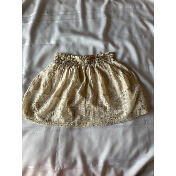 Joe Benbasset Dresses & Skirts - Joe B beige smocked lace mini skirt, size Medium.